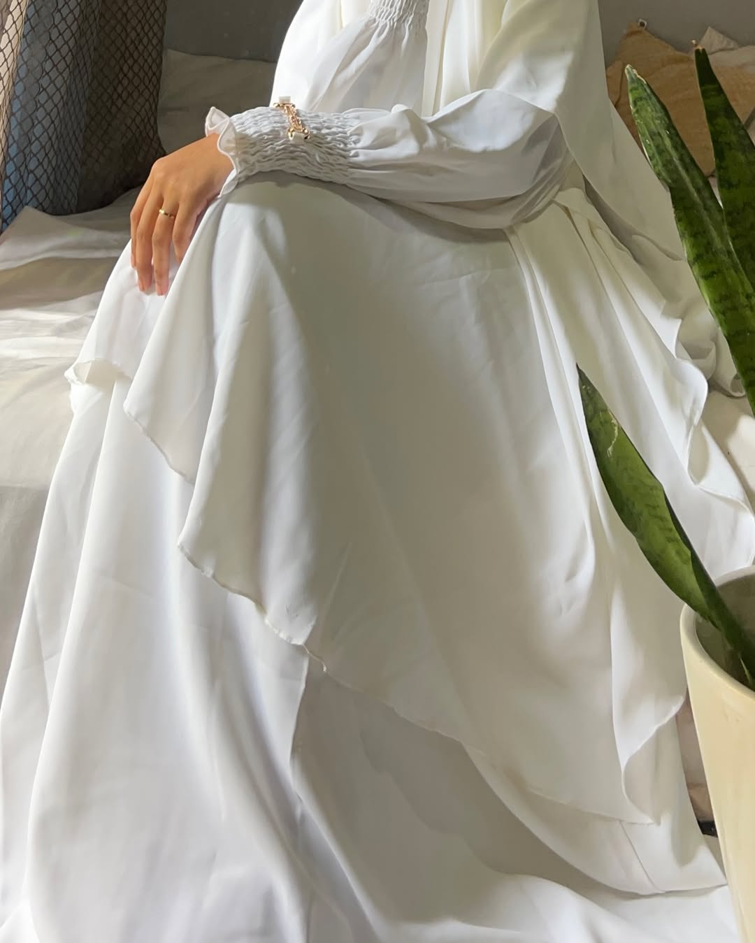 ✨ Presenting: Burkhawala Premium White Abaya with Attached Khimar & Nose Piece ✨