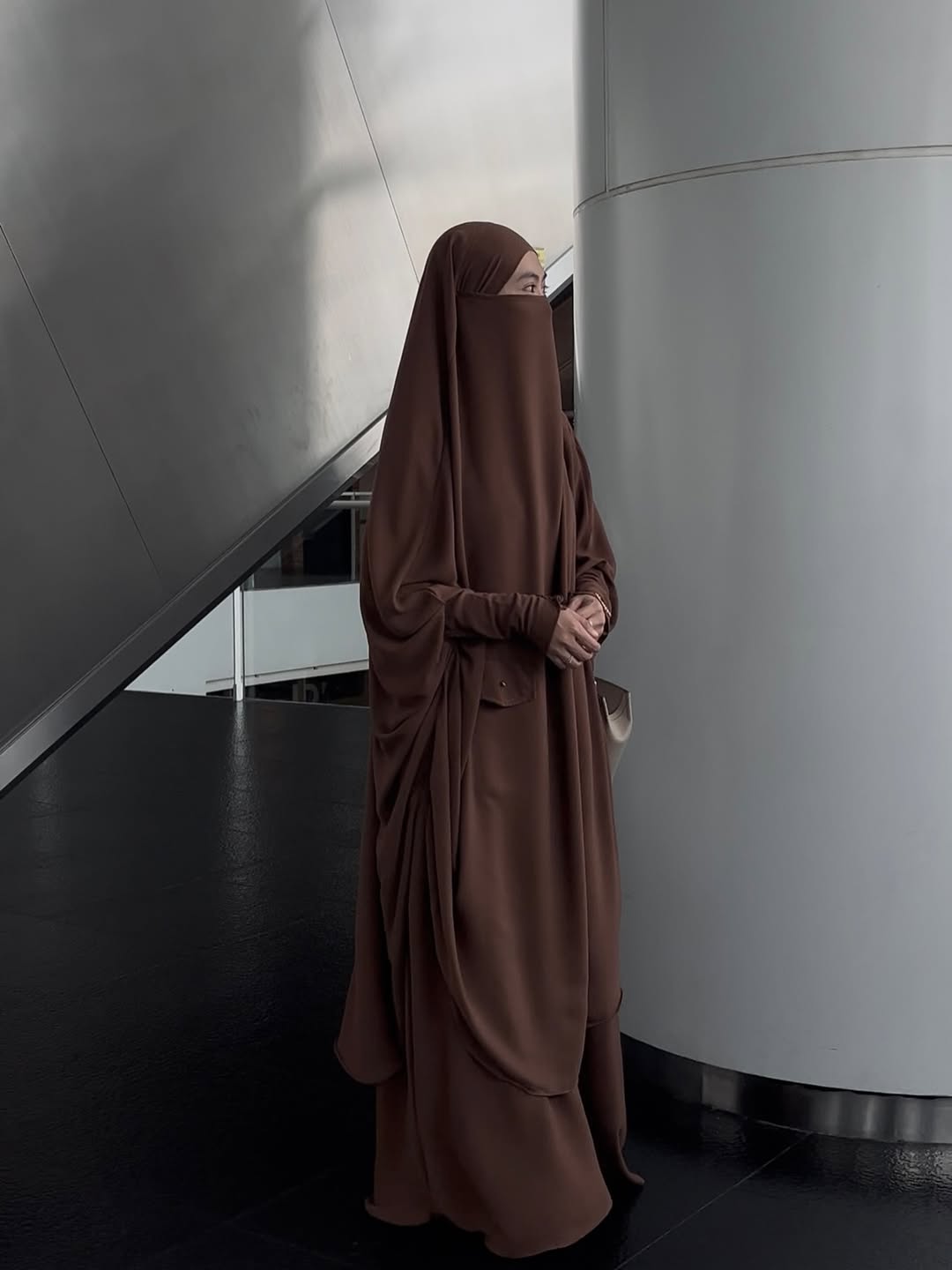 Nuseyba Oneset french khimar overhead+inner