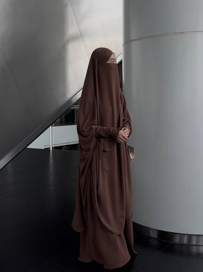 Nuseyba Oneset french khimar overhead+inner