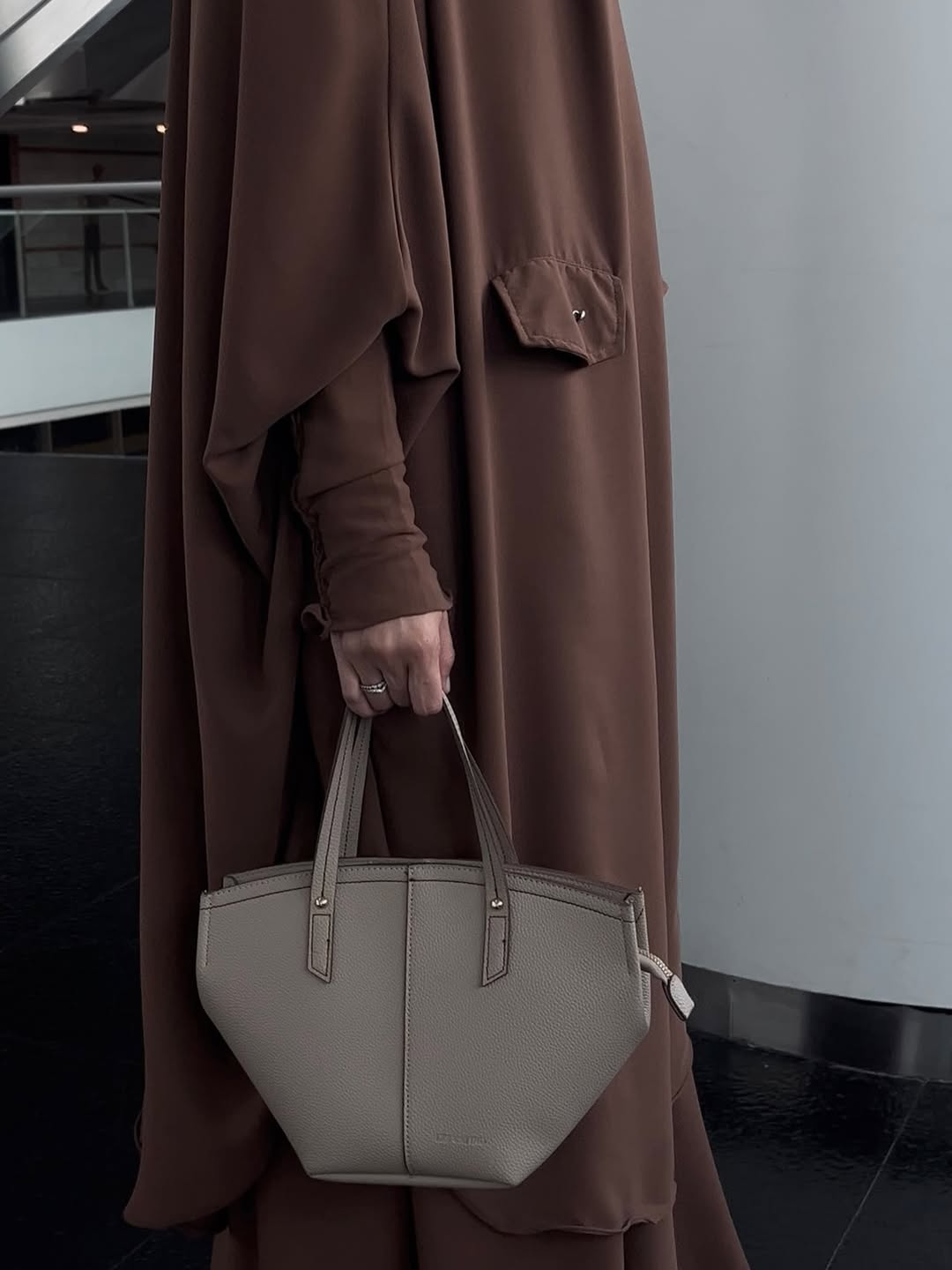 Nuseyba Oneset french khimar overhead+inner