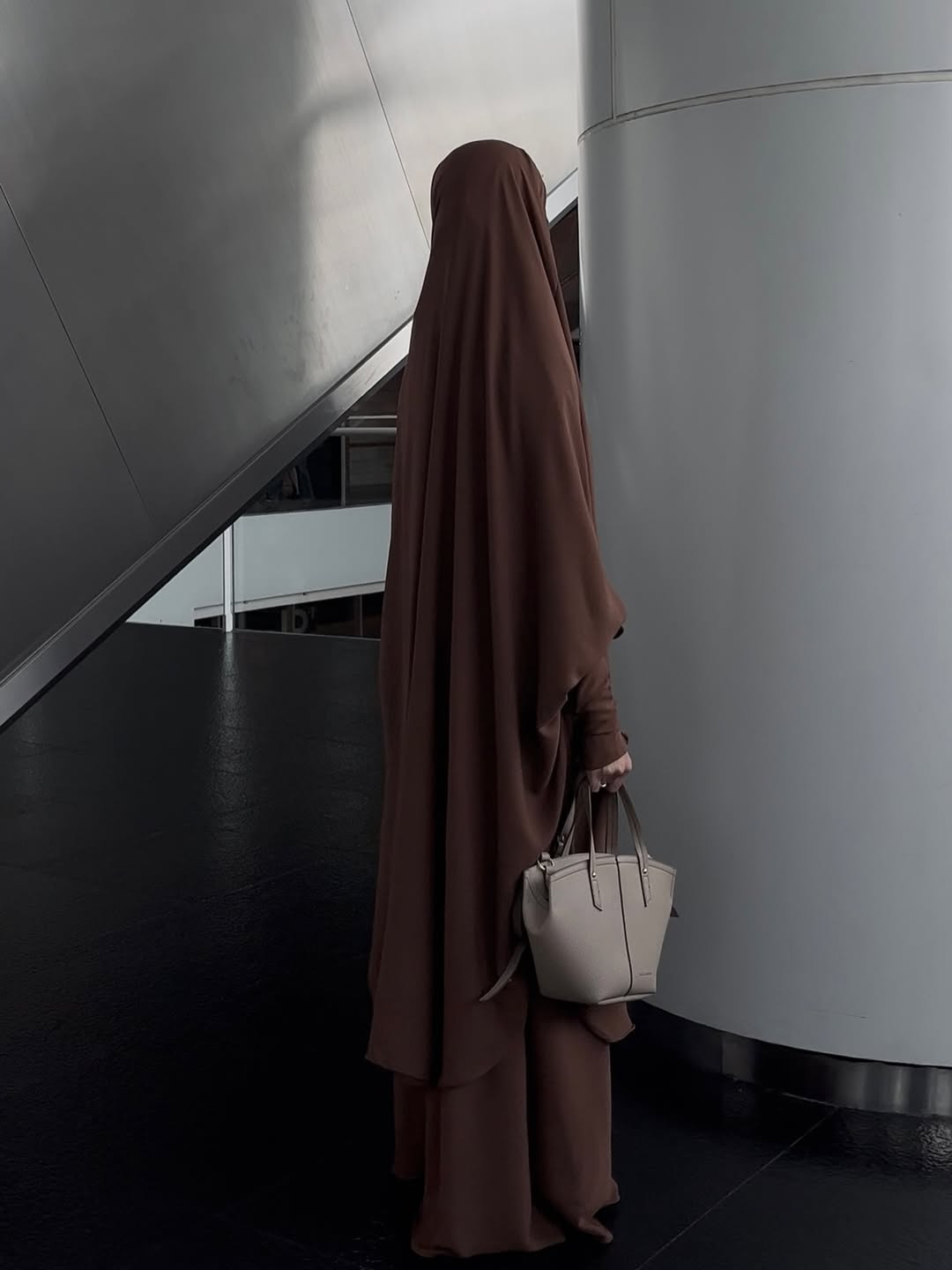 Nuseyba Oneset french khimar overhead+inner